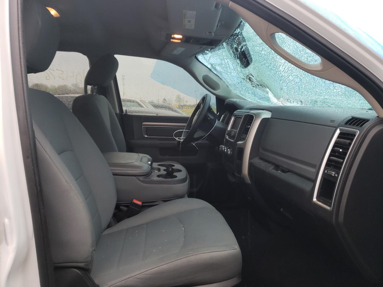 Photo 5 from auction – 2017 RAM 1500 SLT with VIN 1C6RR7GGXHS583631