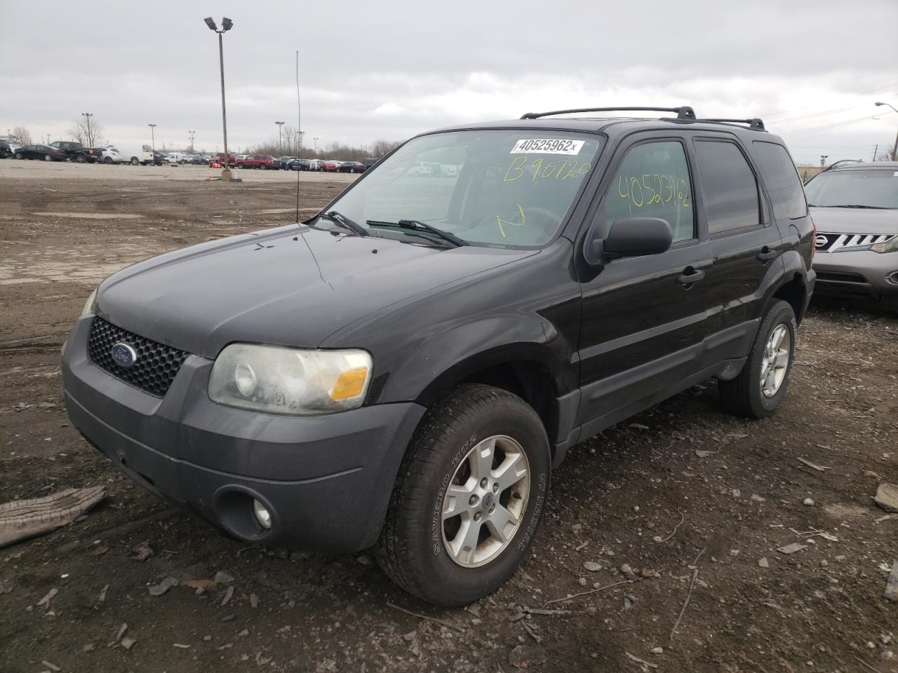 Photo 2 from auction – 2007 FORD ESCAPE XLT with VIN 1FMYU93127KB90720
