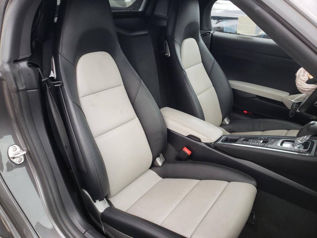 Photo 6 from auction – 2019 PORSCHE BOXSTER BA with VIN WP0CA2A84KS210926