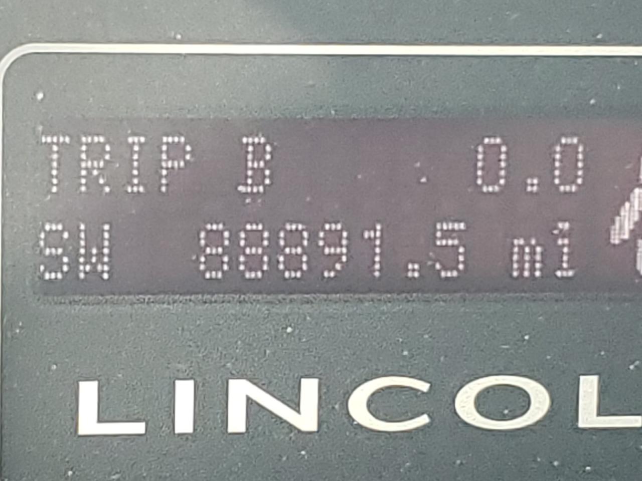 Photo 8 from auction – 2010 LINCOLN NAVIGATOR with VIN 5LMJJ2H52AEJ06847