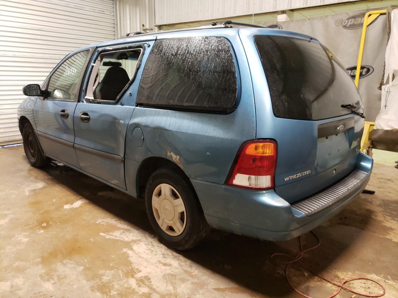 Photo 3 from auction – 2003 FORD WINDSTAR L with VIN 2FMZA51403BB85880