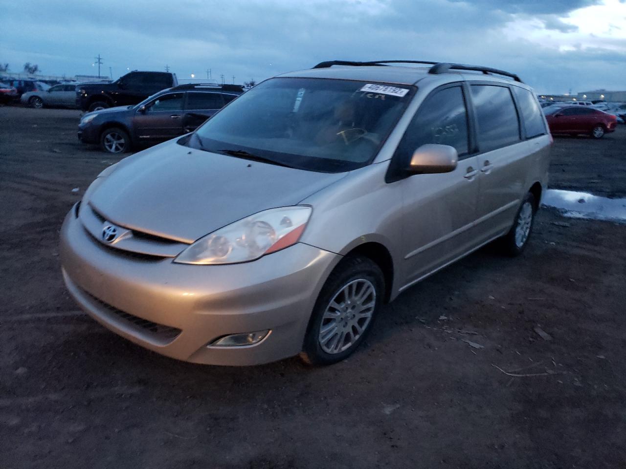 Photo 2 from auction – 2007 TOYOTA SIENNA XLE with VIN 5TDBK22C17S003714