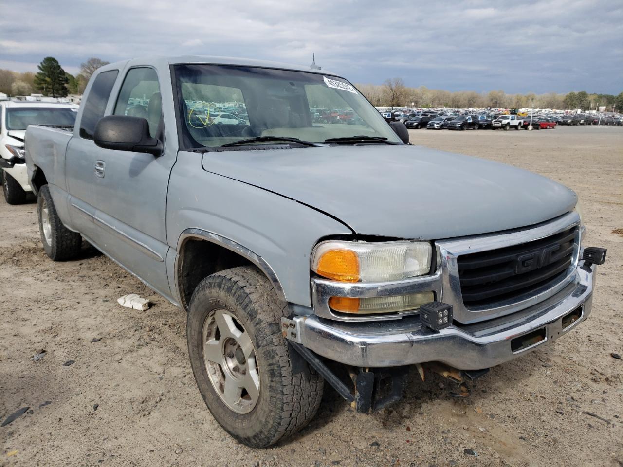 GMC NEW SIERRA 2003 with VIN 2GTEK19T431390886 - Photo from auction