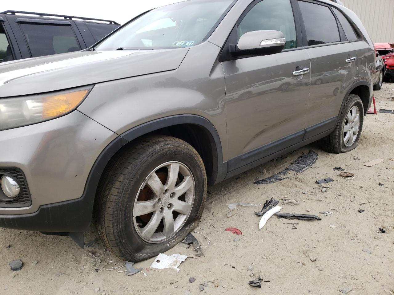 Photo 9 from auction – 2011 KIA SORENTO BA with VIN 5XYKT3A15BG108782