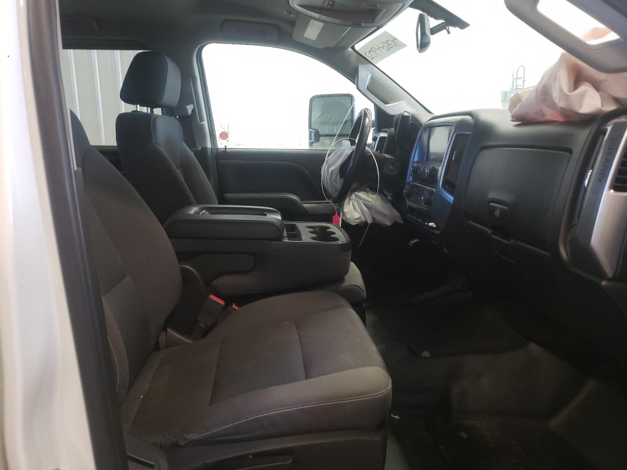 Photo 5 from auction – 2018 CHEVROLET 3500 with VIN 1GC4KZCY9JF266505