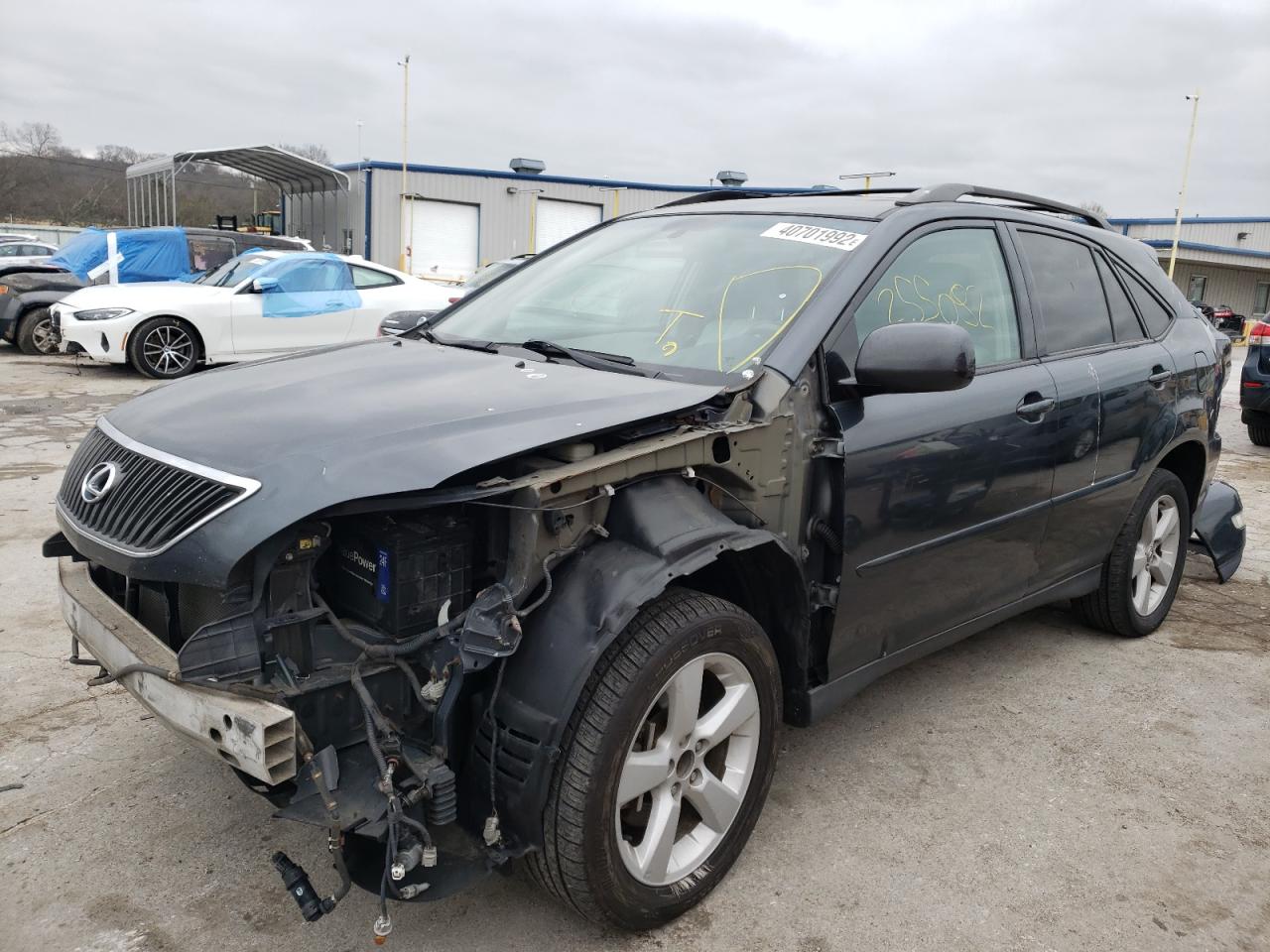 Photo 2 from auction – 2005 LEXUS RX 330 with VIN 2T2HA31U45C083444