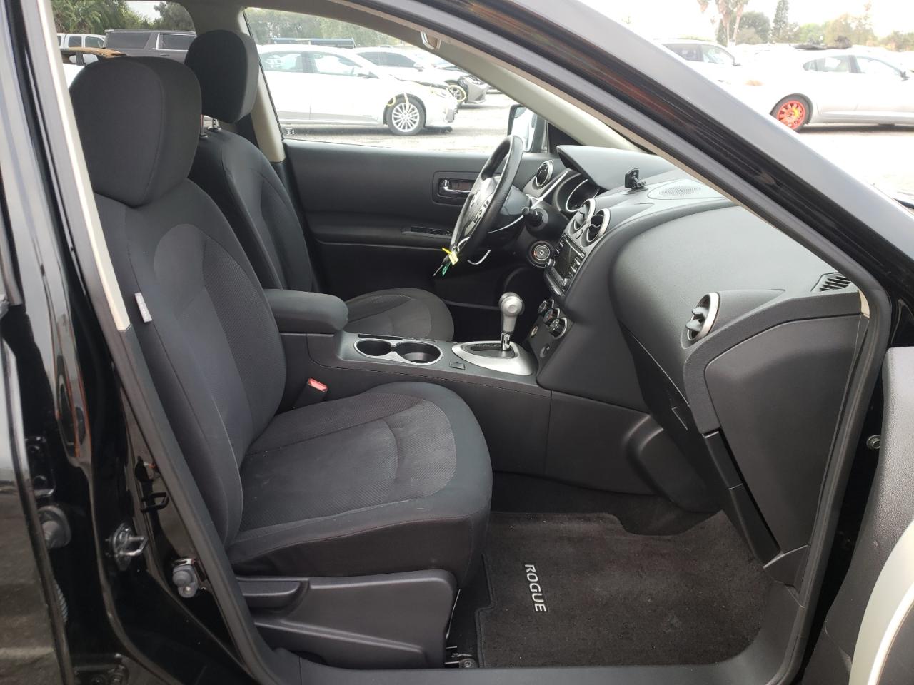 Photo 5 from auction – 2013 NISSAN ROGUE S with VIN JN8AS5MT2DW543955