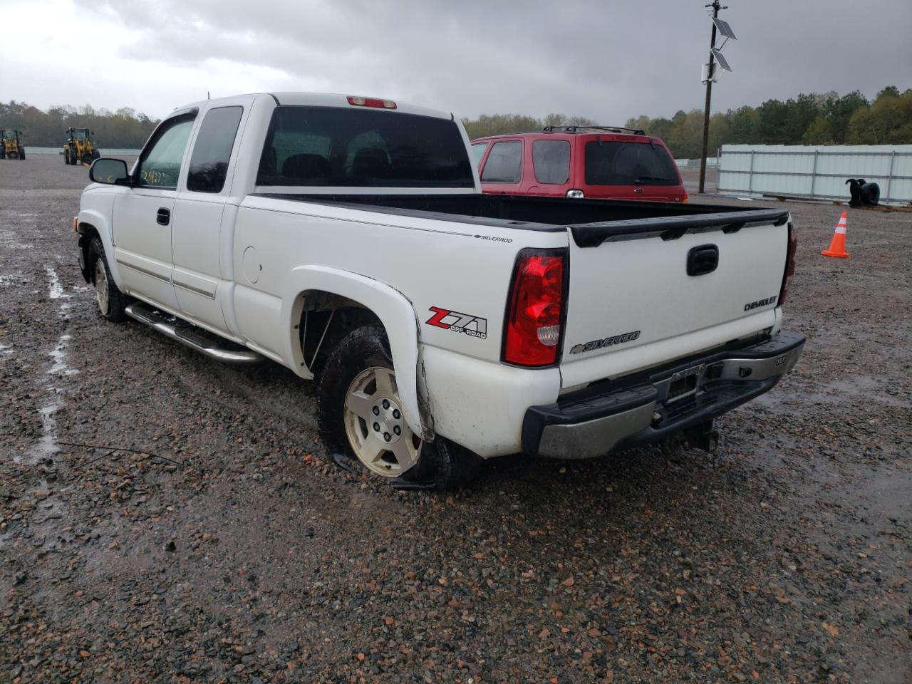 Photo 3 from auction – 2005 CHEVROLET silverado with VIN 1GCEK19B65E126917