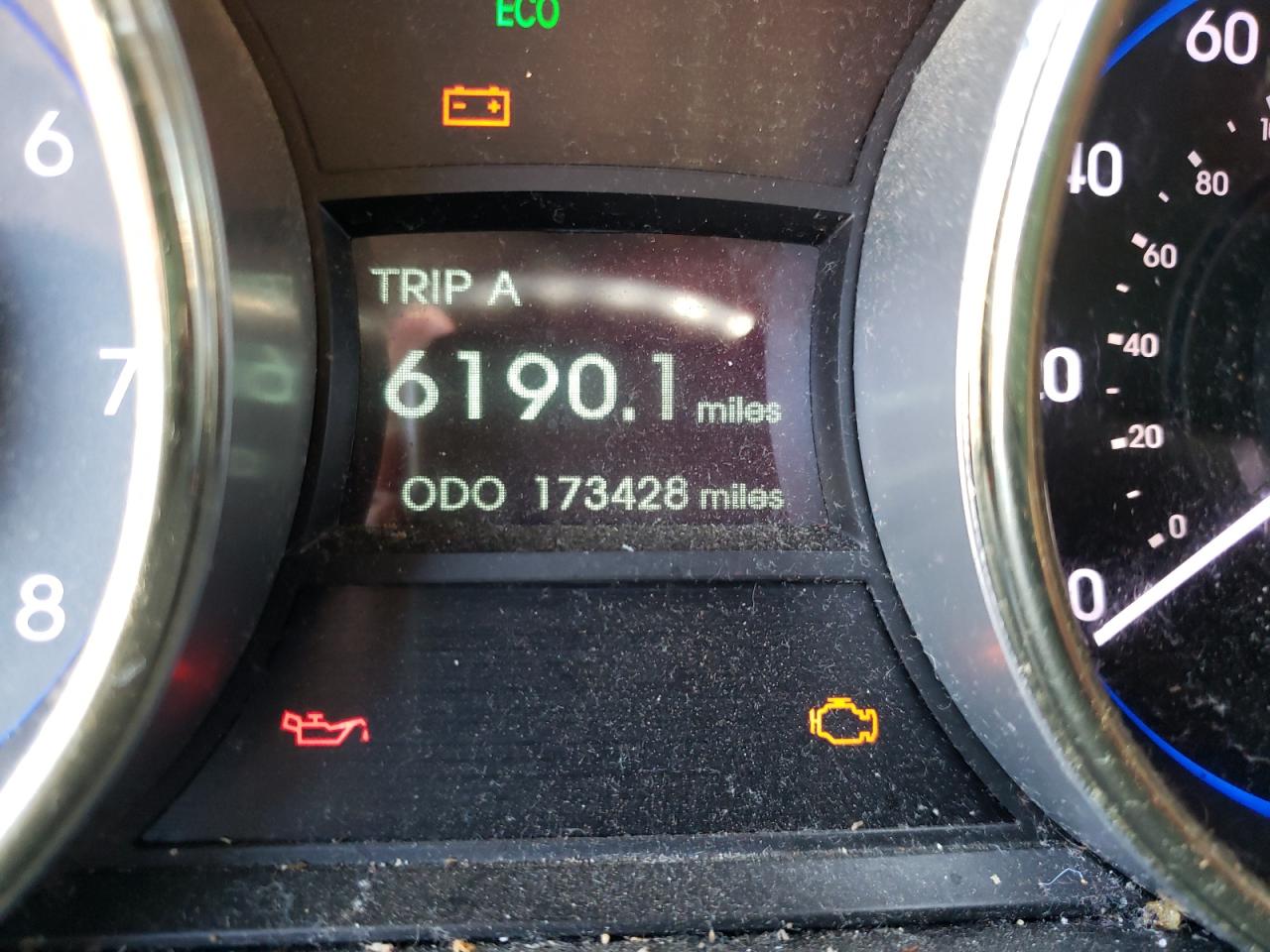 Photo 8 from auction – 2012 HYUNDAI SONATA SE with VIN 5NPEC4AC2CH471801
