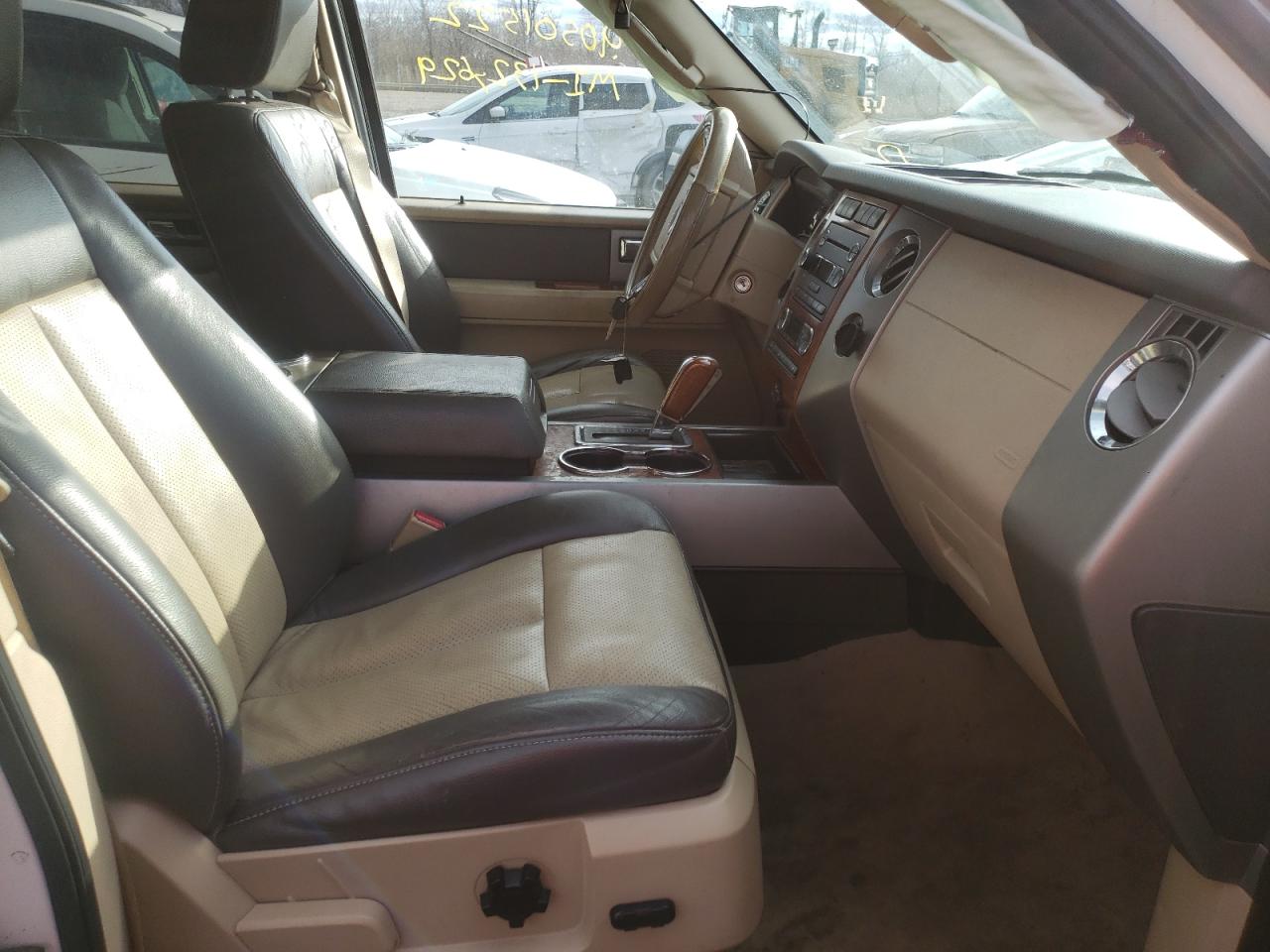 Photo 5 from auction – 2008 FORD EXPEDITION with VIN 1FMFU18538LA07891