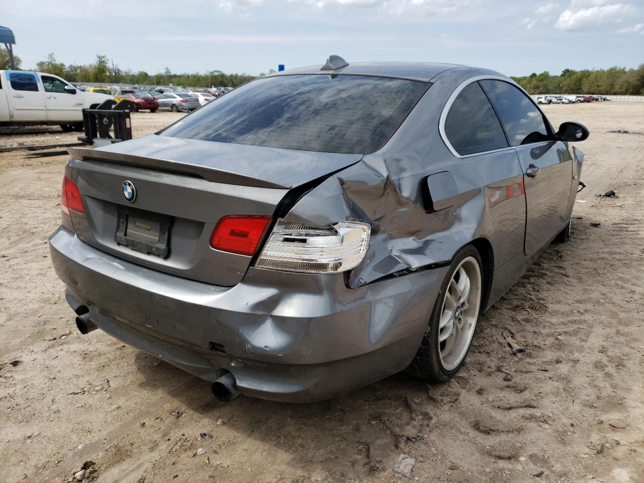 Photo 4 from auction – 2007 BMW 335 I with VIN WBAWB73557P021459