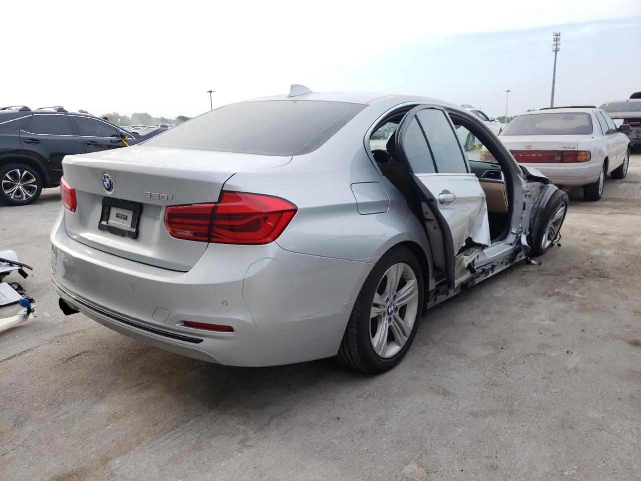 Photo 4 from auction – 2018 BMW 330 I with VIN WBA8B9C52JEE81673
