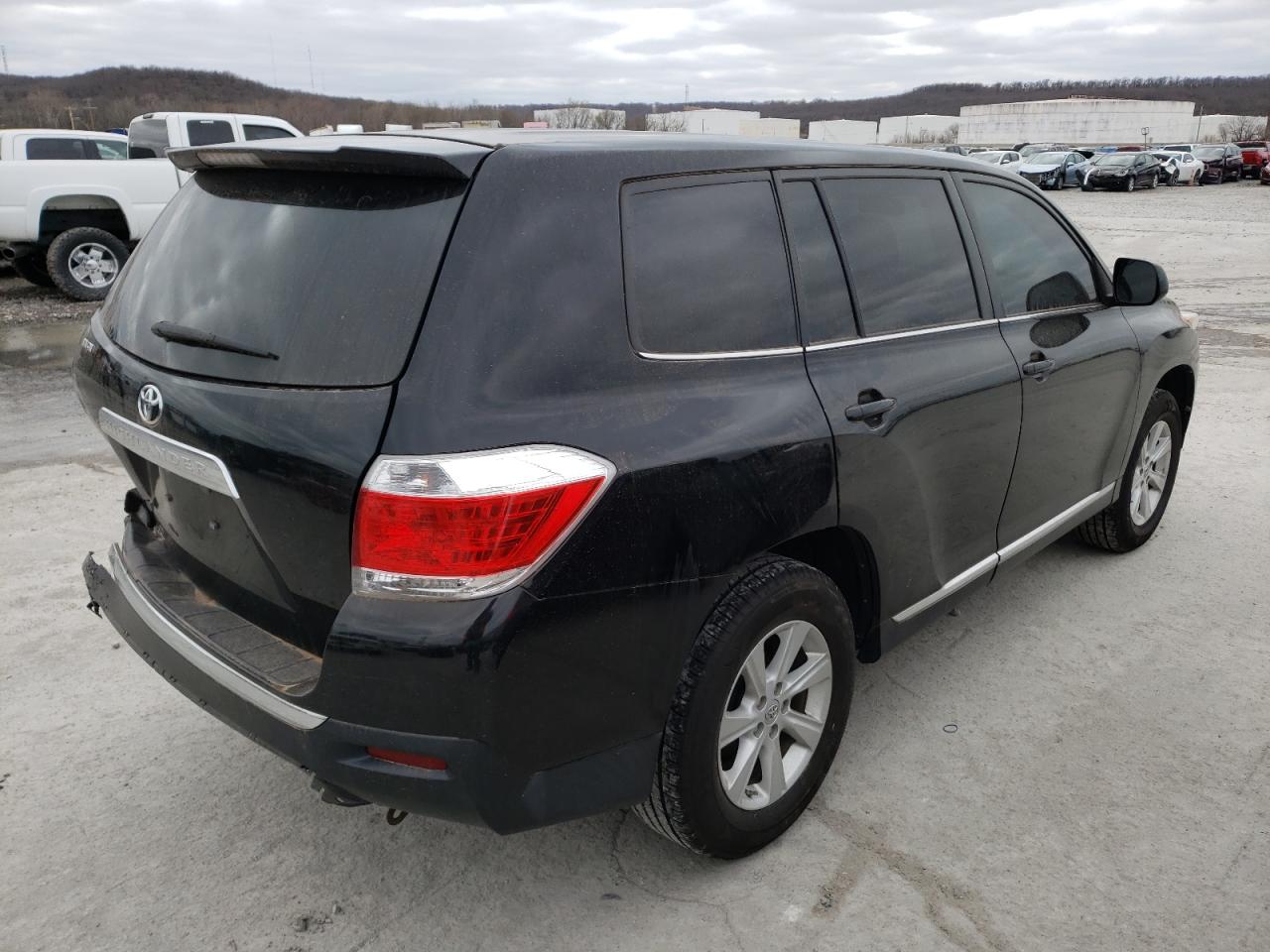 Photo 4 from auction – 2013 TOYOTA HIGHLANDER with VIN 5TDZA3EH4DS046647