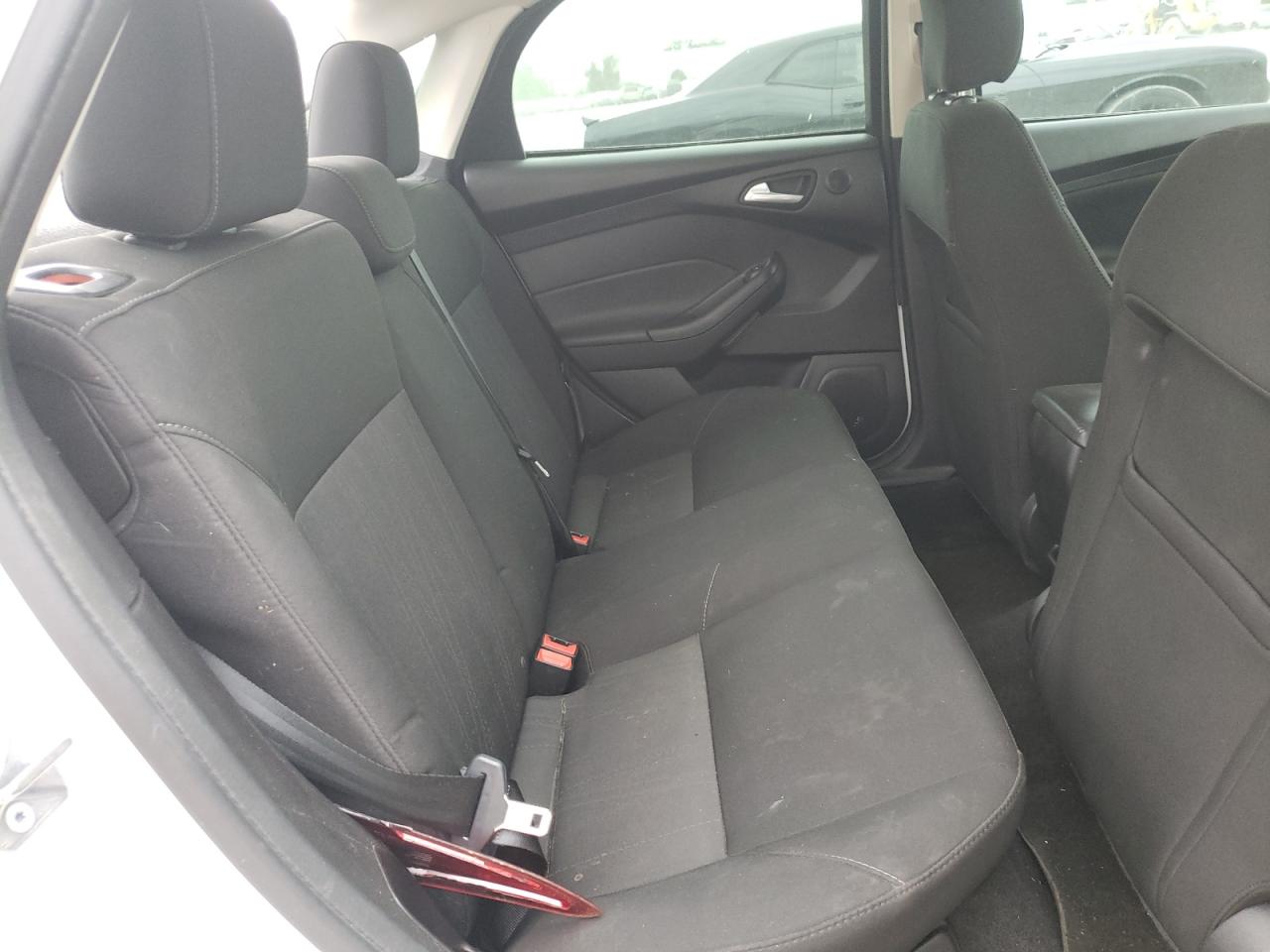 Photo 6 from auction – 2017 FORD FOCUS SEL with VIN 1FADP3H22HL322918