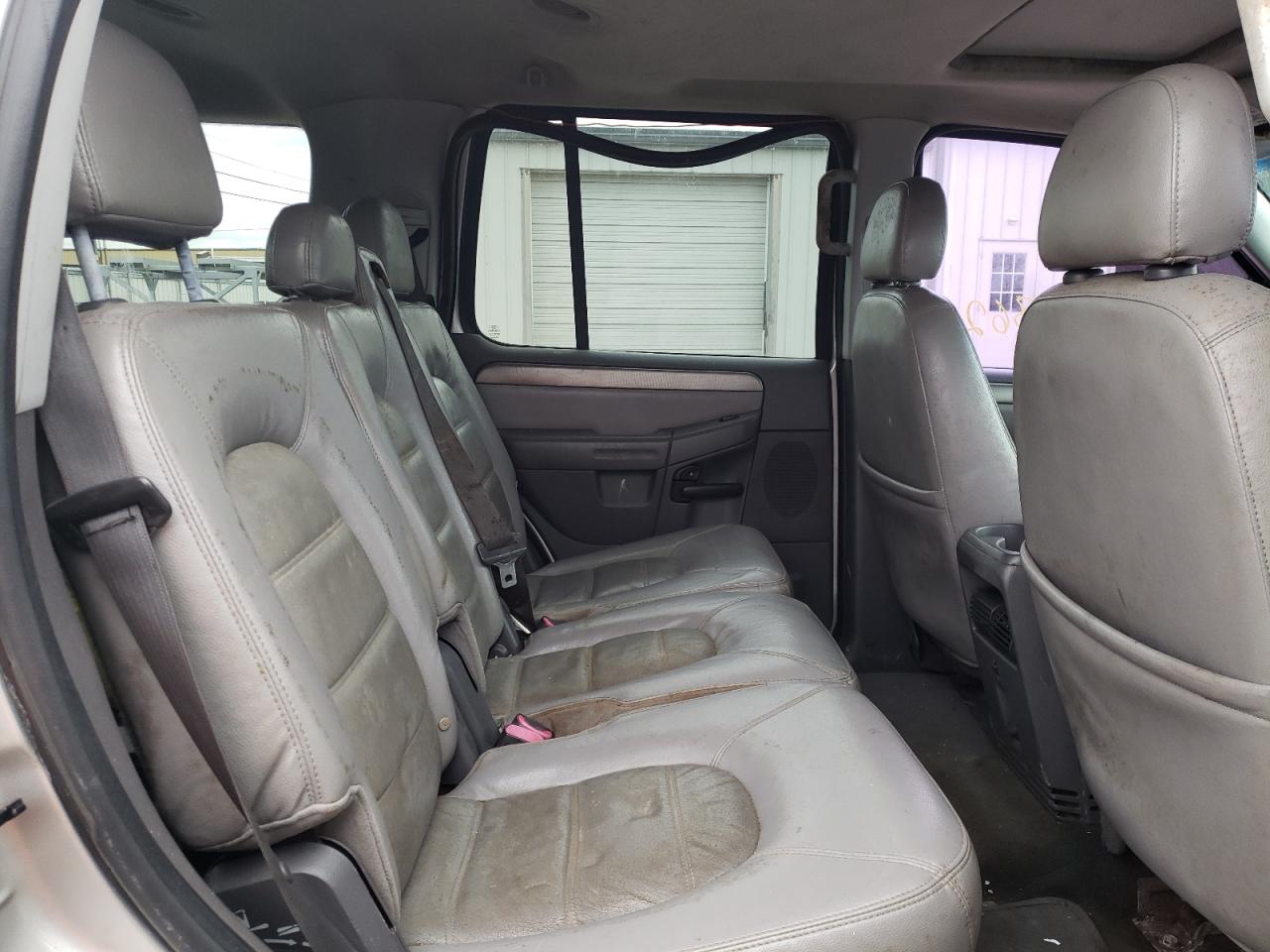Photo 6 from auction – 2005 FORD EXPLORER X with VIN 1FMZU73W75UA57859