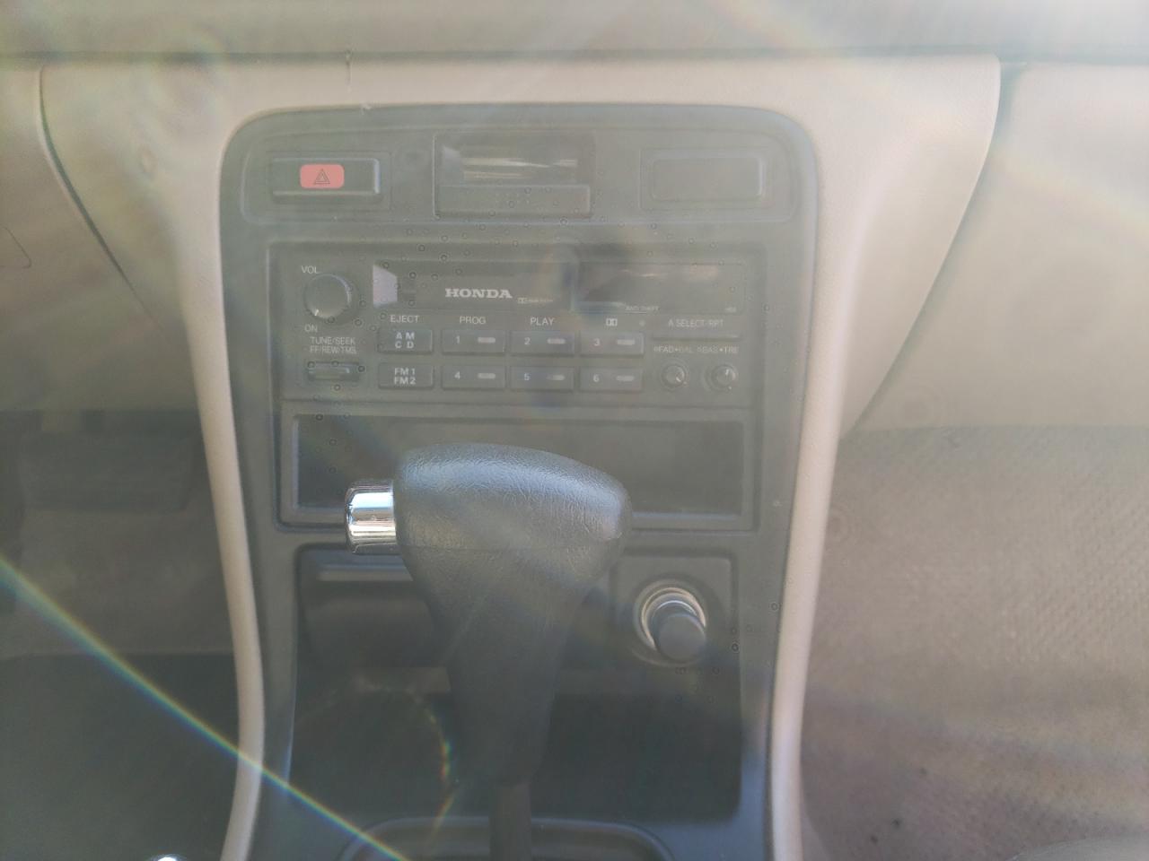 Photo 9 from auction – 1997 HONDA ACCORD EX with VIN 1HGCD5668VA077955