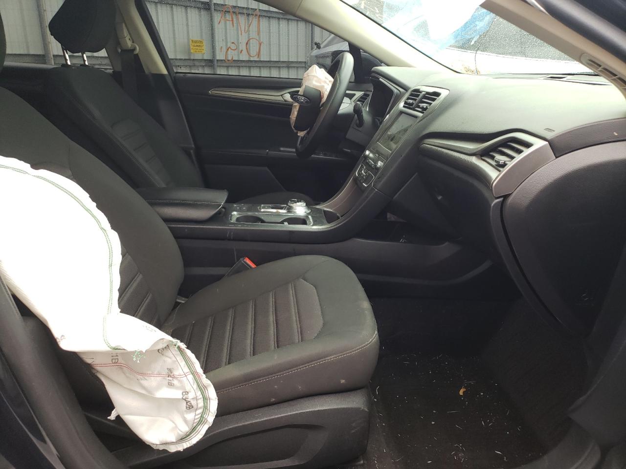 Photo 5 from auction – 2020 FORD FUSION SE with VIN 3FA6P0HD4LR160552