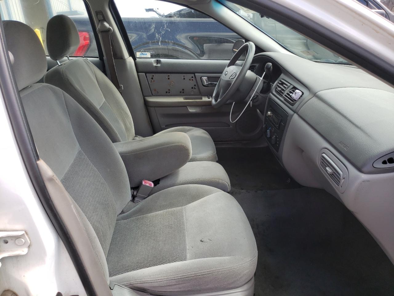 Photo 5 from auction – 2003 FORD TAURUS SES with VIN 1FAFP55233G143815