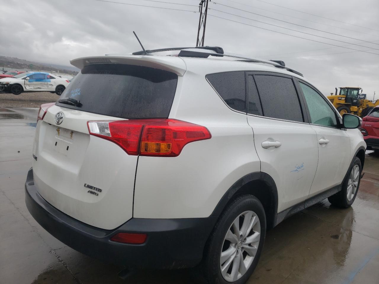 Photo 4 from auction – 2013 TOYOTA RAV4 LIMIT with VIN 2T3DFREV2DW112910