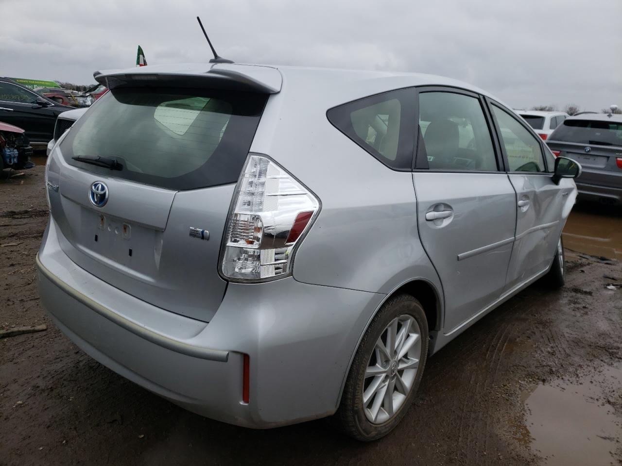 Photo 4 from auction – 2014 TOYOTA PRIUS V with VIN JTDZN3EU2E3335675