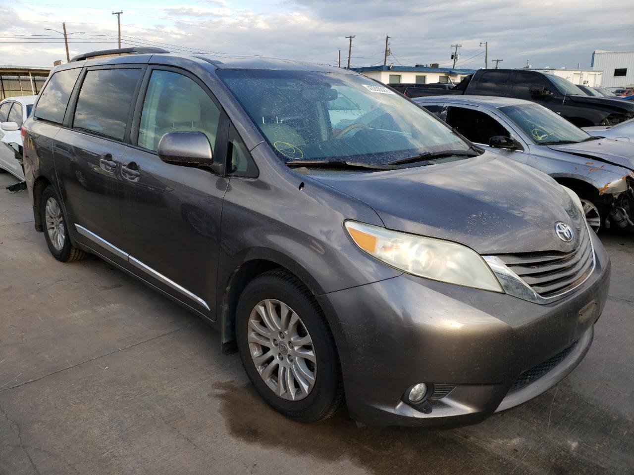 Photo 1 from auction – 2011 TOYOTA SIENNA XLE with VIN 5TDYK3DC5BS132173