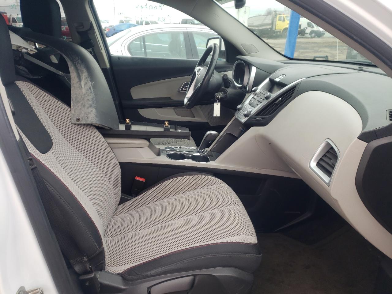 Photo 5 from auction – 2011 CHEVROLET EQUINOX LT with VIN 2GNALDEC4B1240432
