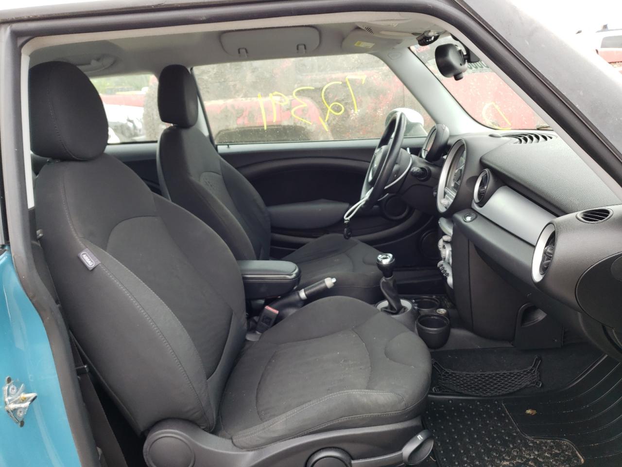 Photo 5 from auction – 2007 MINI COOPER with VIN WMWMF33517TU60475