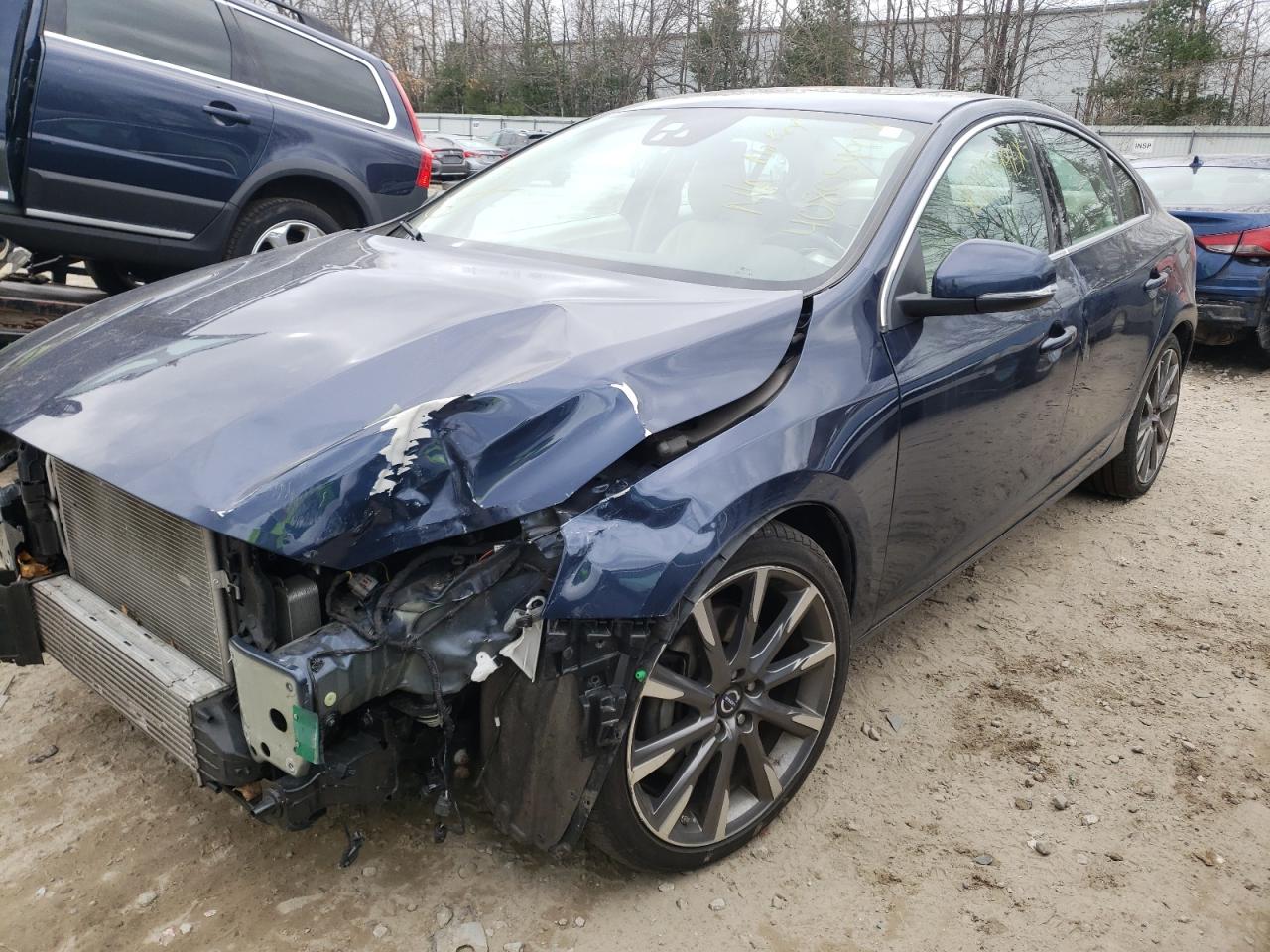 Photo 2 from auction – 2015 VOLVO S60 PLATIN with VIN YV1612TM3F2350361