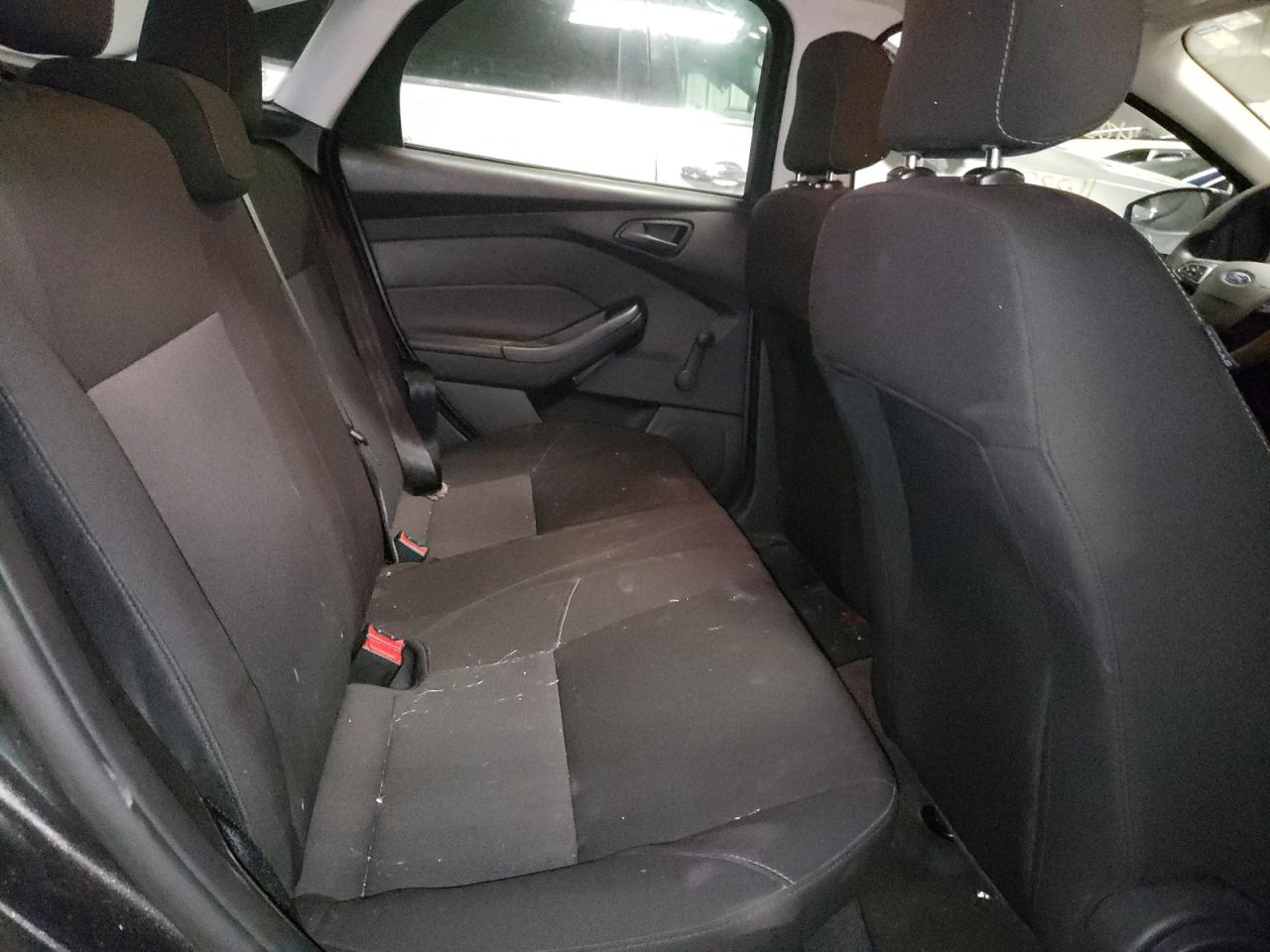 Photo 6 from auction – 2015 FORD FOCUS S with VIN 1FADP3E23FL270426