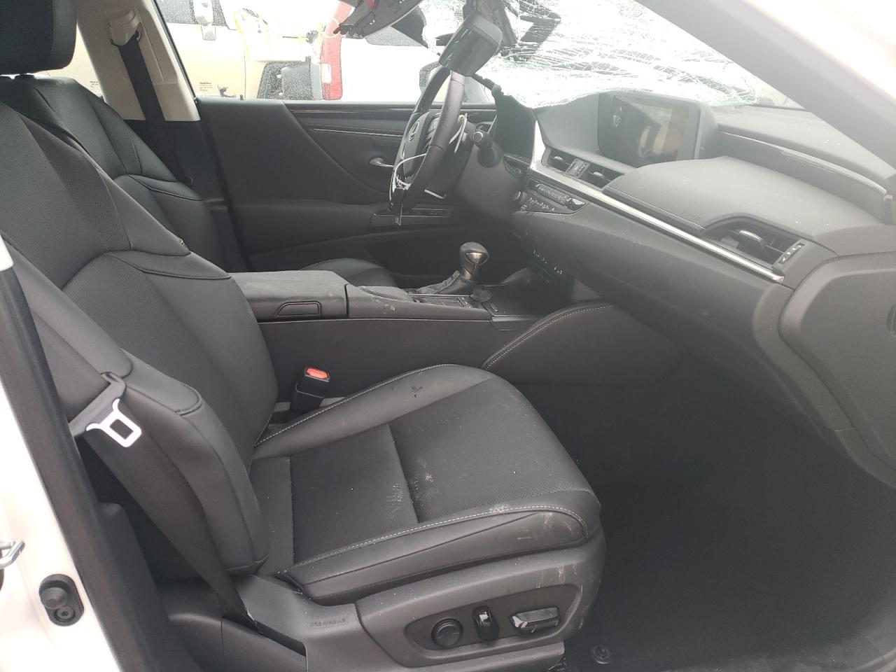 Photo 5 from auction – 2019 LEXUS ES 350 with VIN 58ABZ1B19KU048946