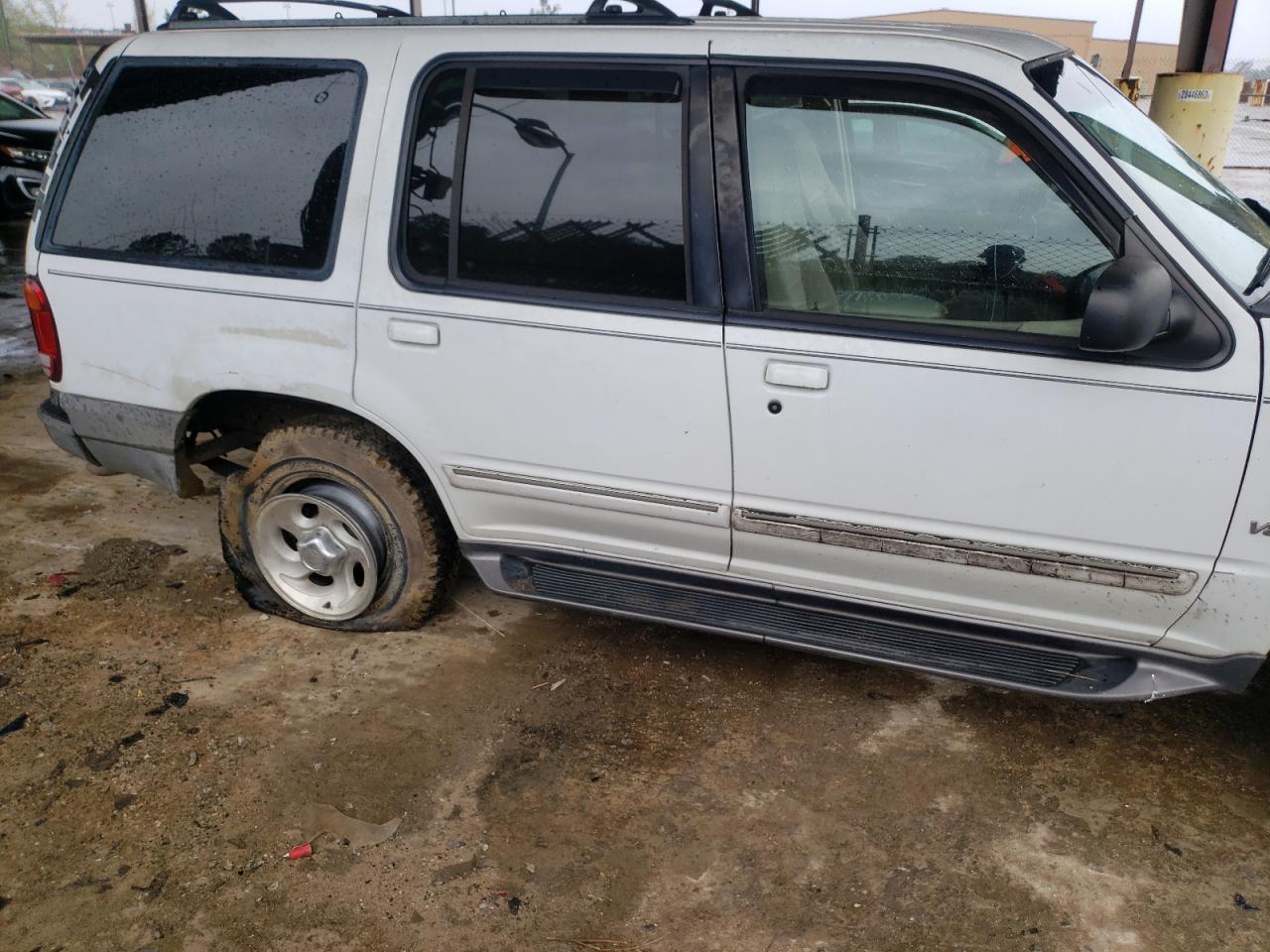 Photo 10 from auction – 2001 FORD EXPLORER X with VIN 1FMZU63P81ZA74606