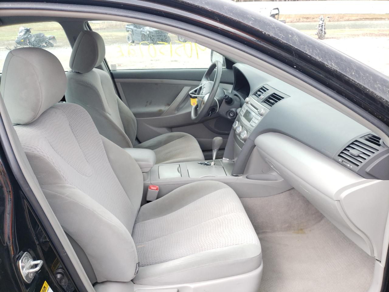 Photo 5 from auction – 2011 TOYOTA CAMRY BASE with VIN 4T1BF3EK8BU150433