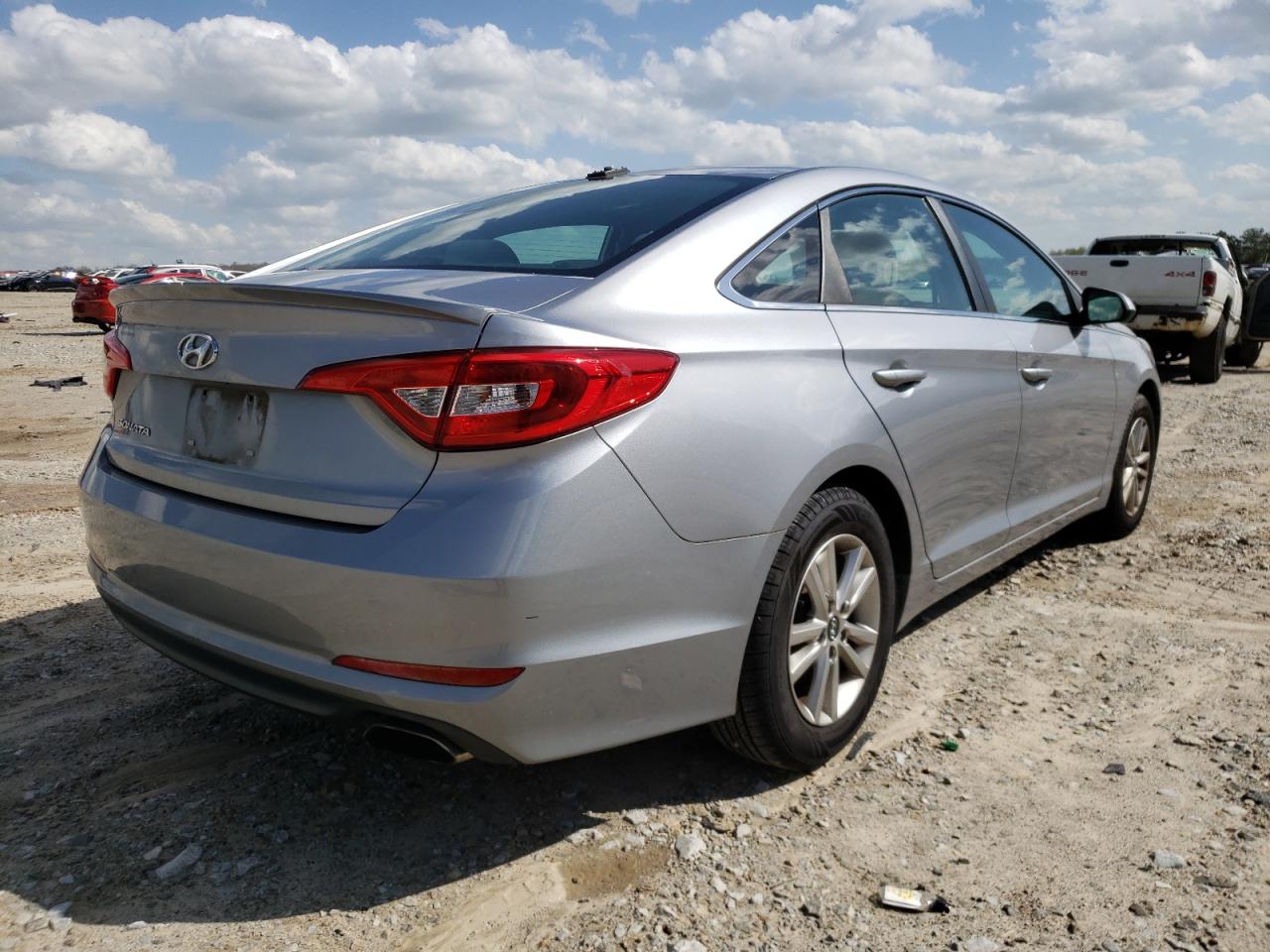 Photo 4 from auction – 2015 HYUNDAI SONATA SE with VIN 5NPE24AF5FH084709