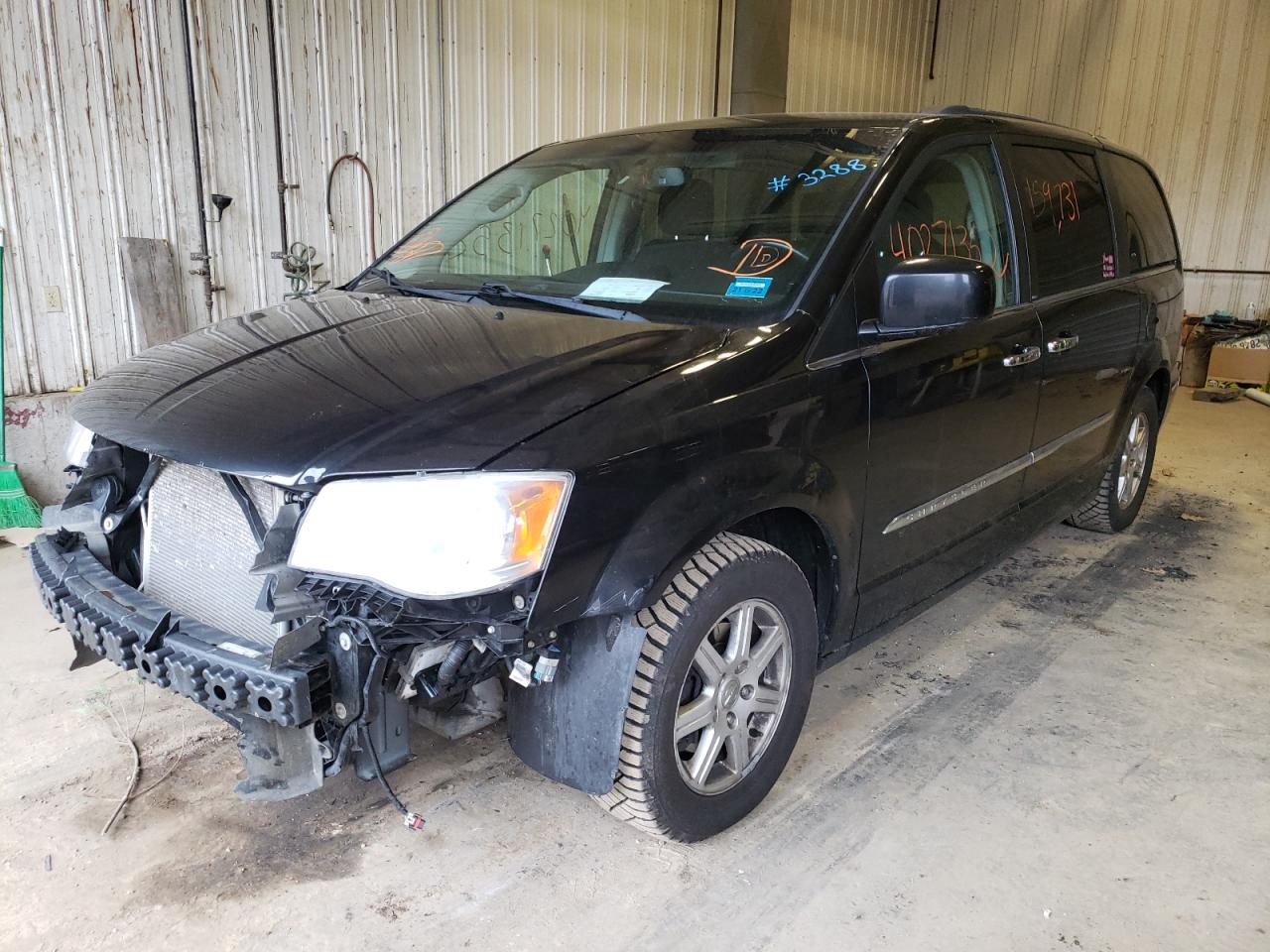 Photo 2 from auction – 2011 CHRYSLER TOWN & COU with VIN 2A4RR5DG4BR615221
