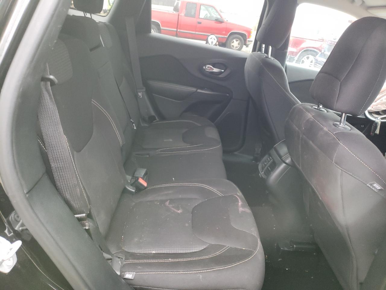 Photo 6 from auction – 2015 JEEP CHEROKEE L with VIN 1C4PJLCB0FW747145