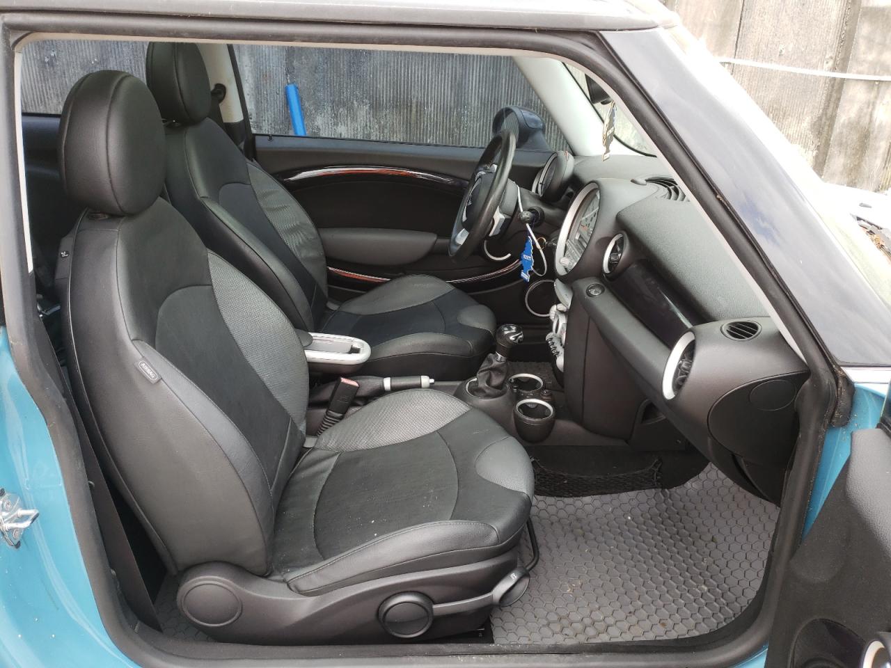 Photo 5 from auction – 2007 MINI COOPER with VIN WMWMF33567TT56581