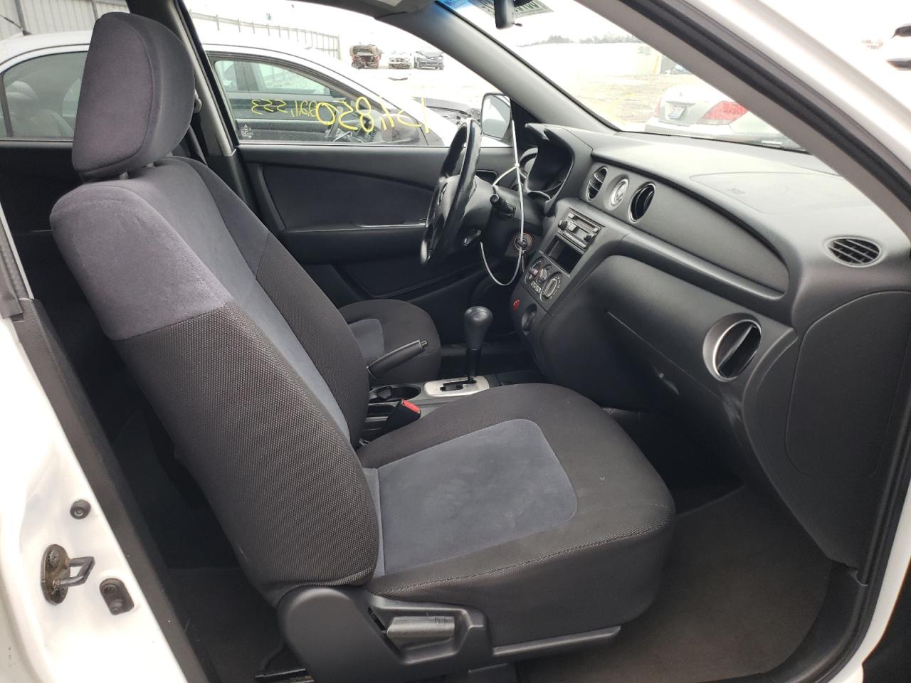 Photo 5 from auction – 2004 MITSUBISHI OUTLANDER with VIN JA4LZ31F24U052102