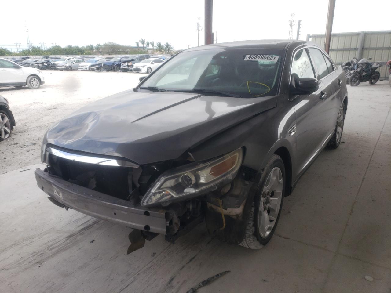 Photo 2 from auction – 2011 FORD TAURUS SEL with VIN 1FAHP2EW3BG183675