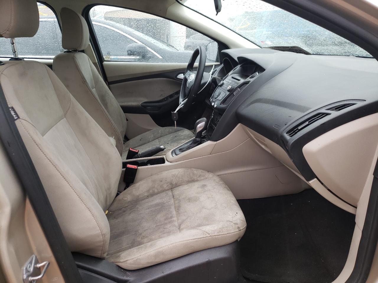 Photo 5 from auction – 2017 FORD FOCUS SE with VIN 1FADP3F28HL326586