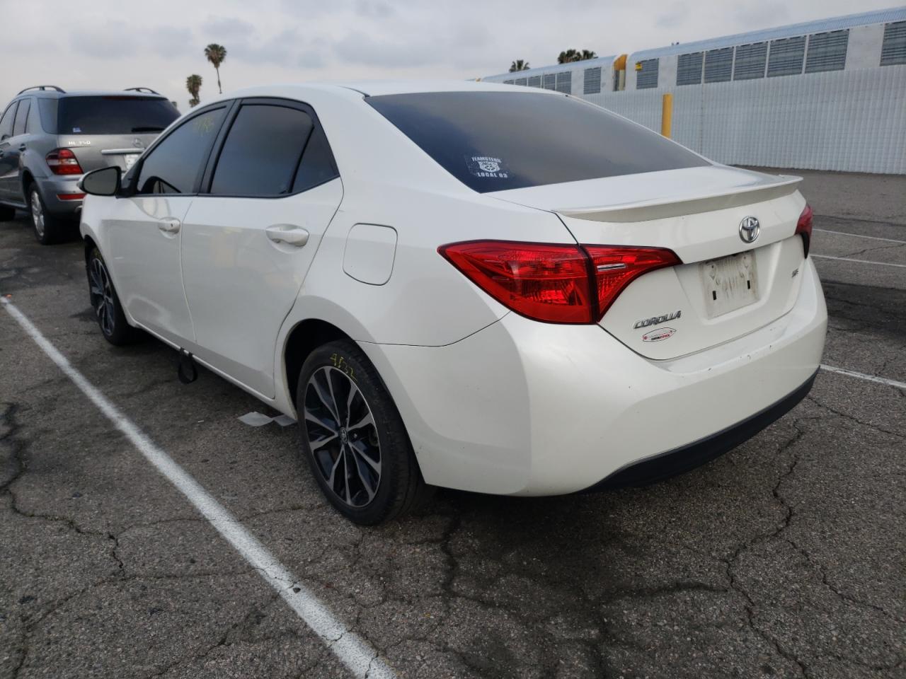 Photo 3 from auction – 2018 TOYOTA COROLLA L with VIN 5YFBURHE1JP794886