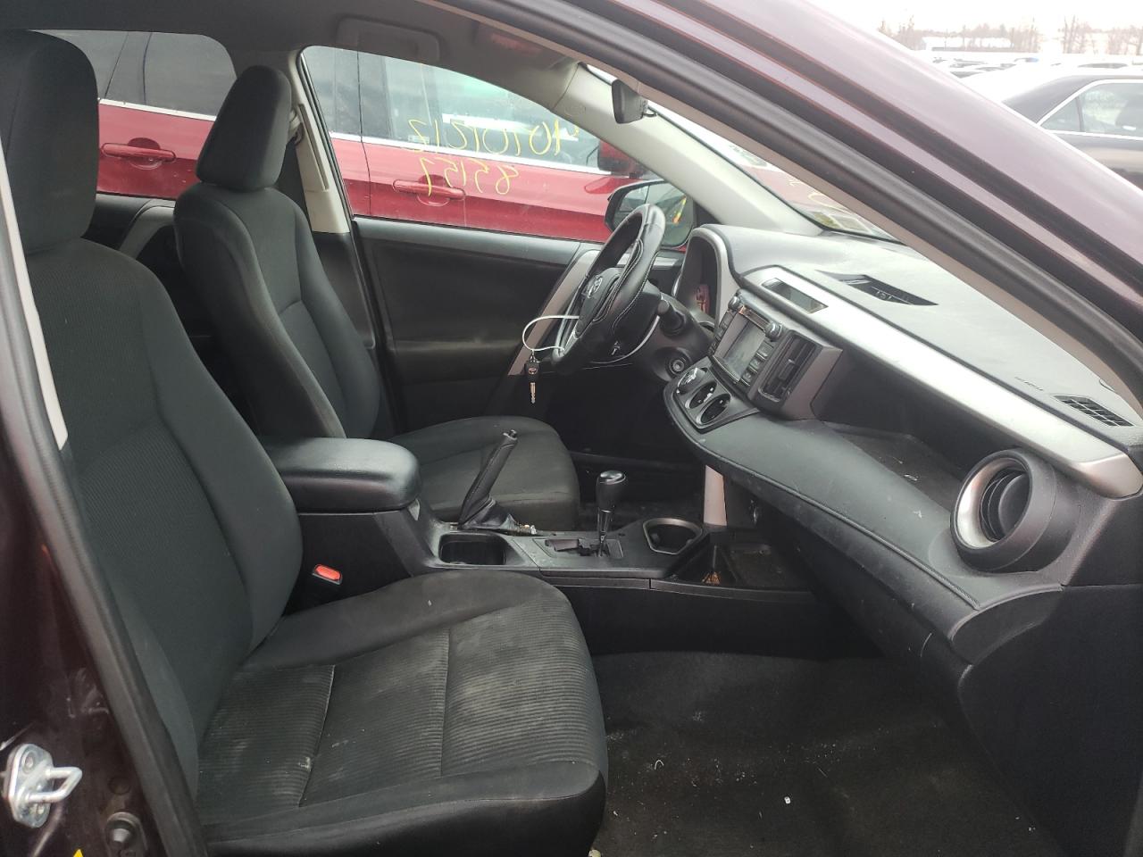Photo 5 from auction – 2017 TOYOTA RAV4 LE with VIN 2T3BFREV5HW615649