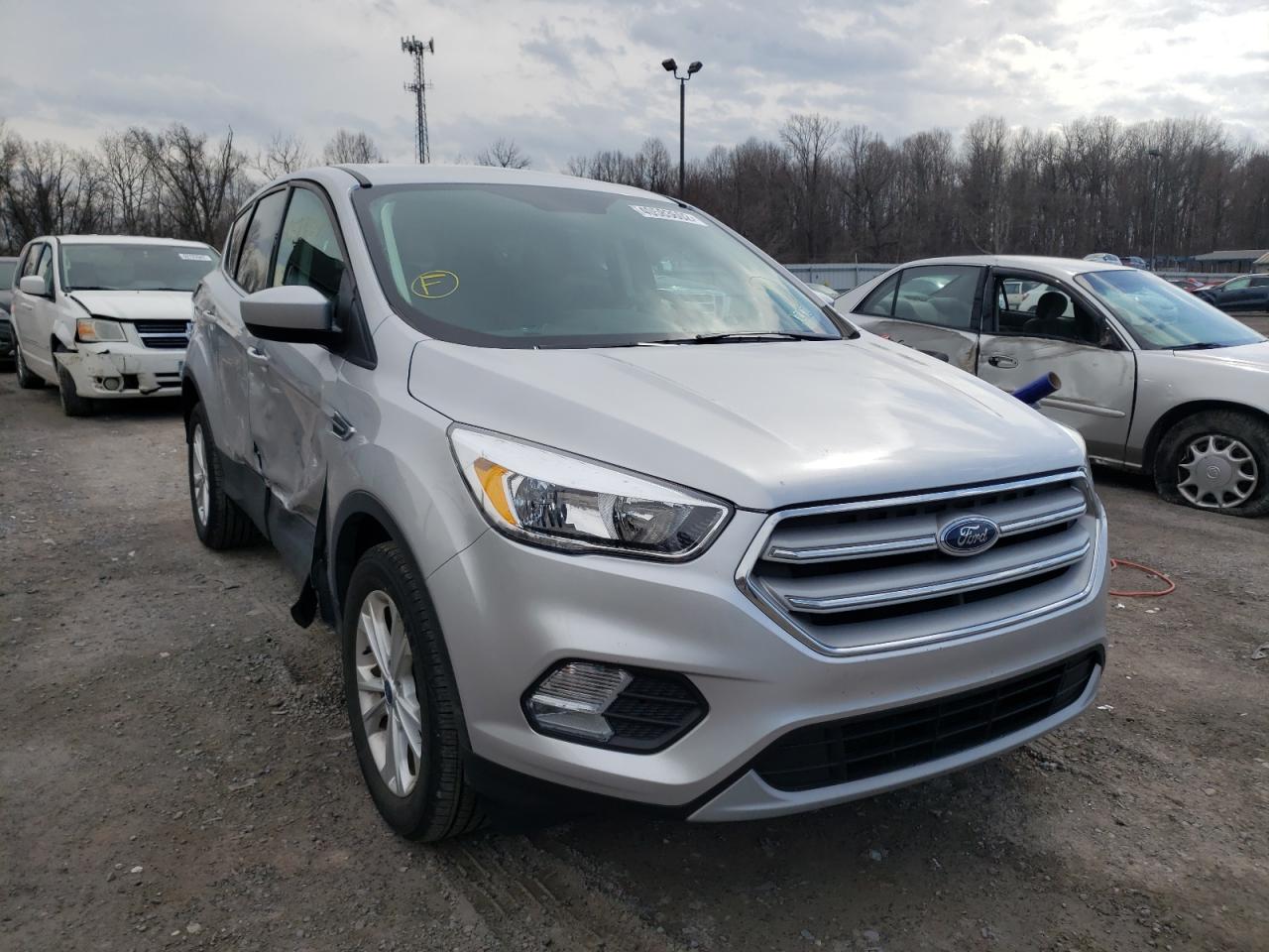 FORD ESCAPE SE 2019 with VIN 1FMCU9GDXKUB84417 - Photo from auction