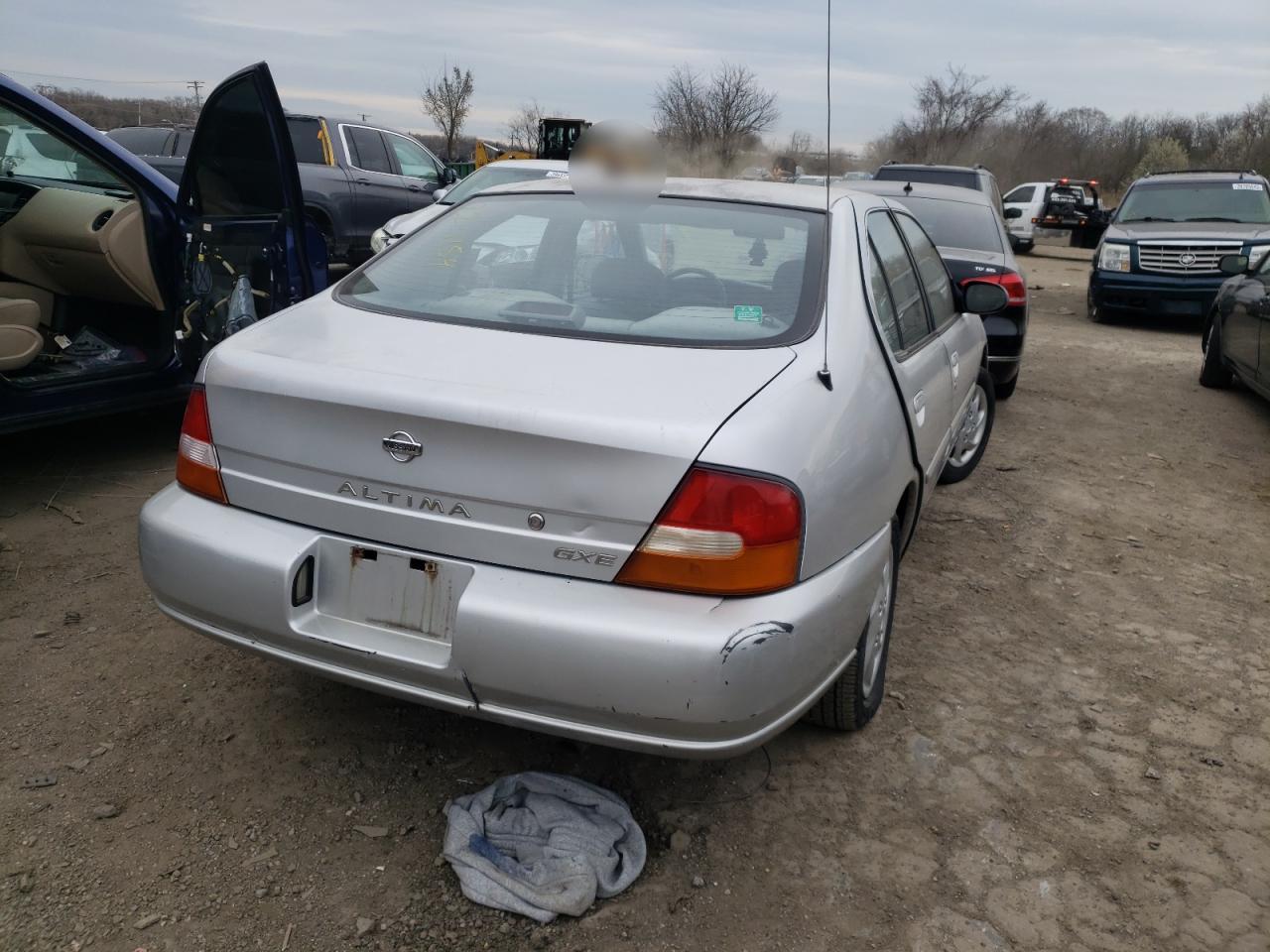 Photo 4 from auction – 1998 NISSAN ALTIMA XE with VIN 1N4DL01D5WC218345