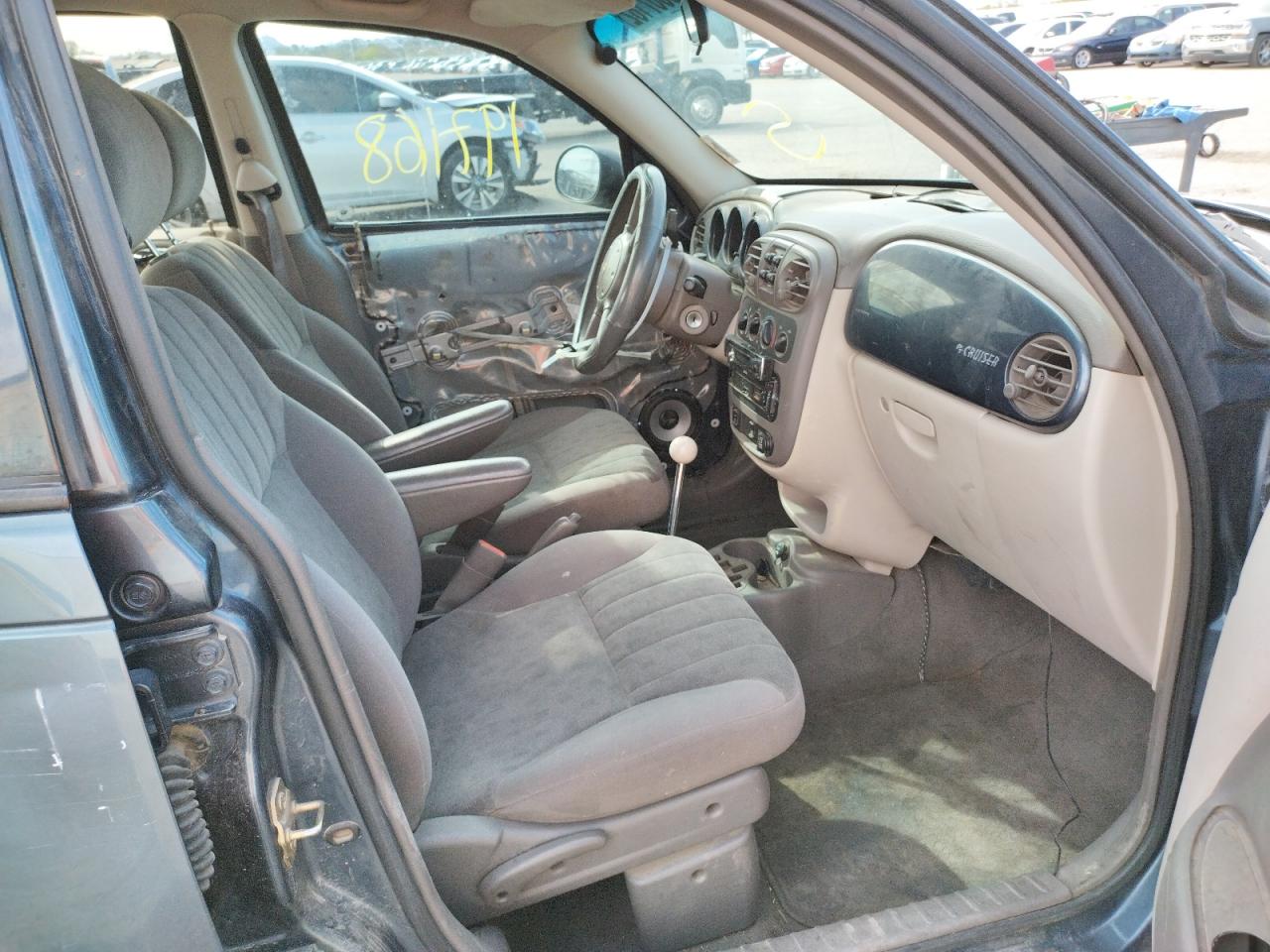 Photo 5 from auction – 2002 CHRYSLER PT CRUISER with VIN 3C4FY48B42T252498
