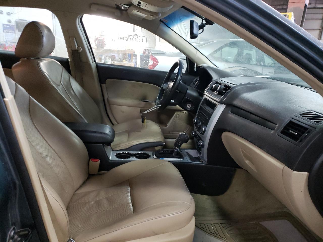 Photo 5 from auction – 2011 MERCURY MILAN PREM with VIN 3MEHM0JG9BR604733