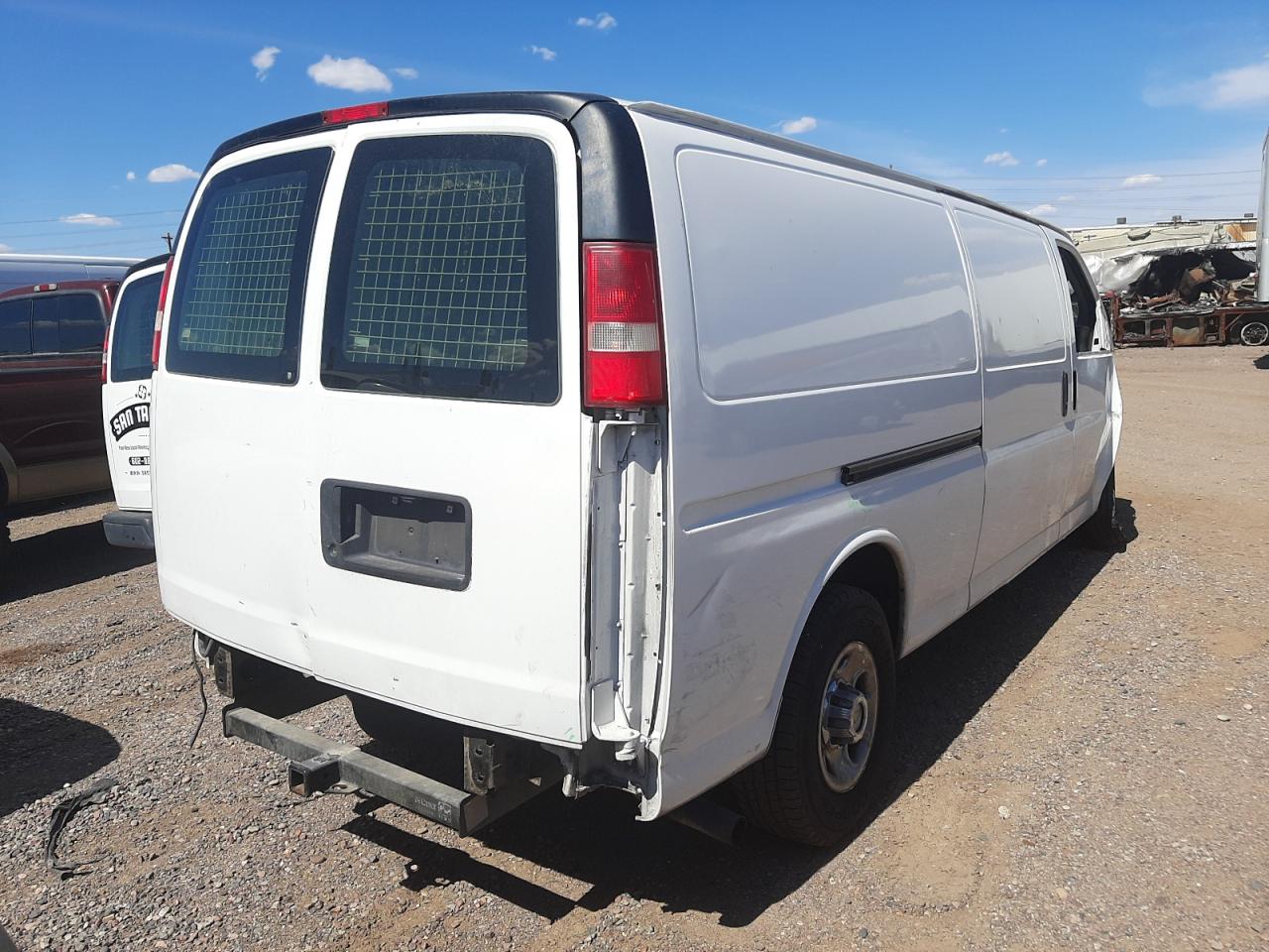 Photo 4 from auction – 2011 CHEVROLET EXPRESS G2 with VIN 1GCWGGCAXB1151752