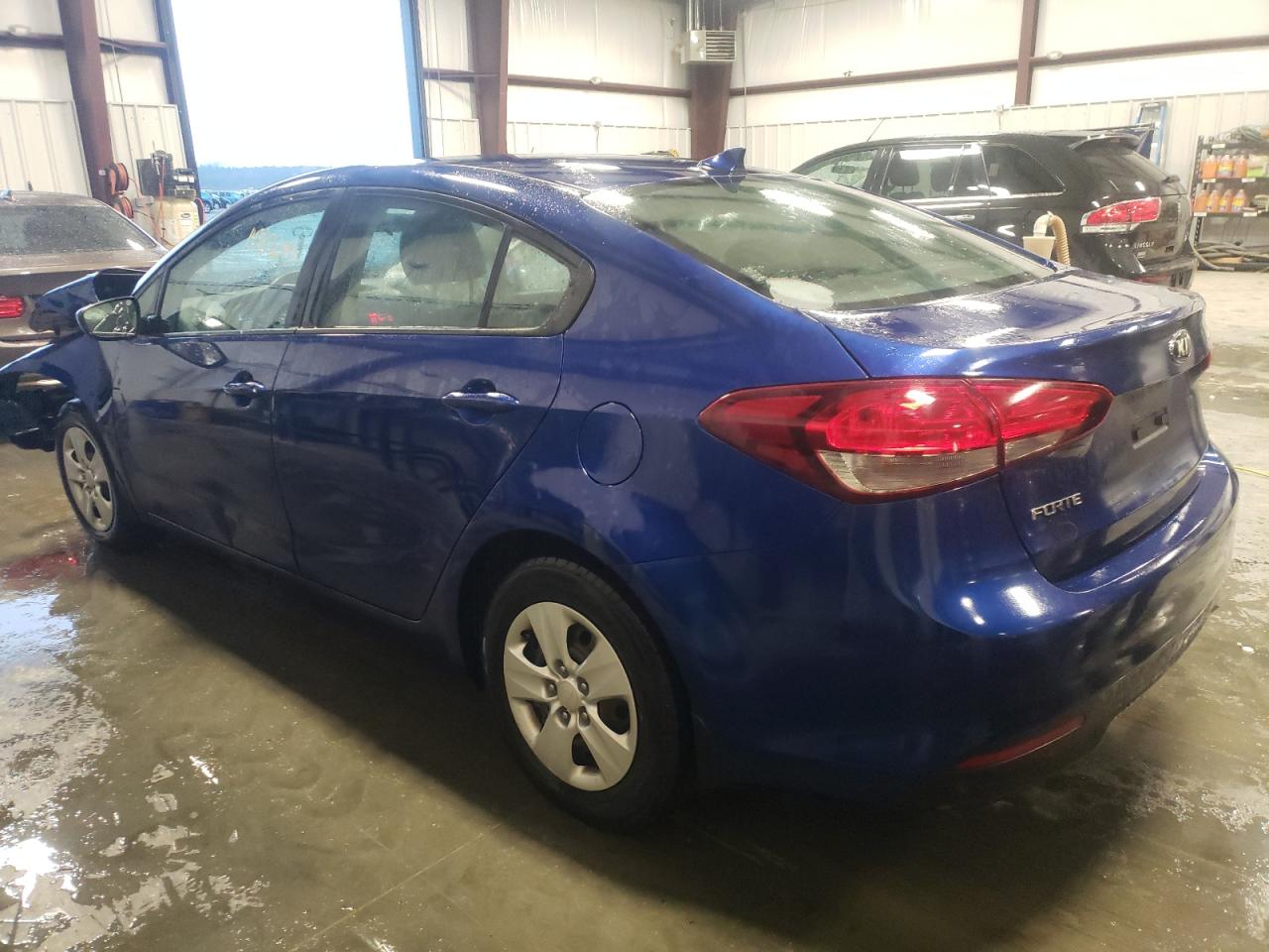 Photo 3 from auction – 2017 KIA FORTE LX with VIN 3KPFK4A79HE087570