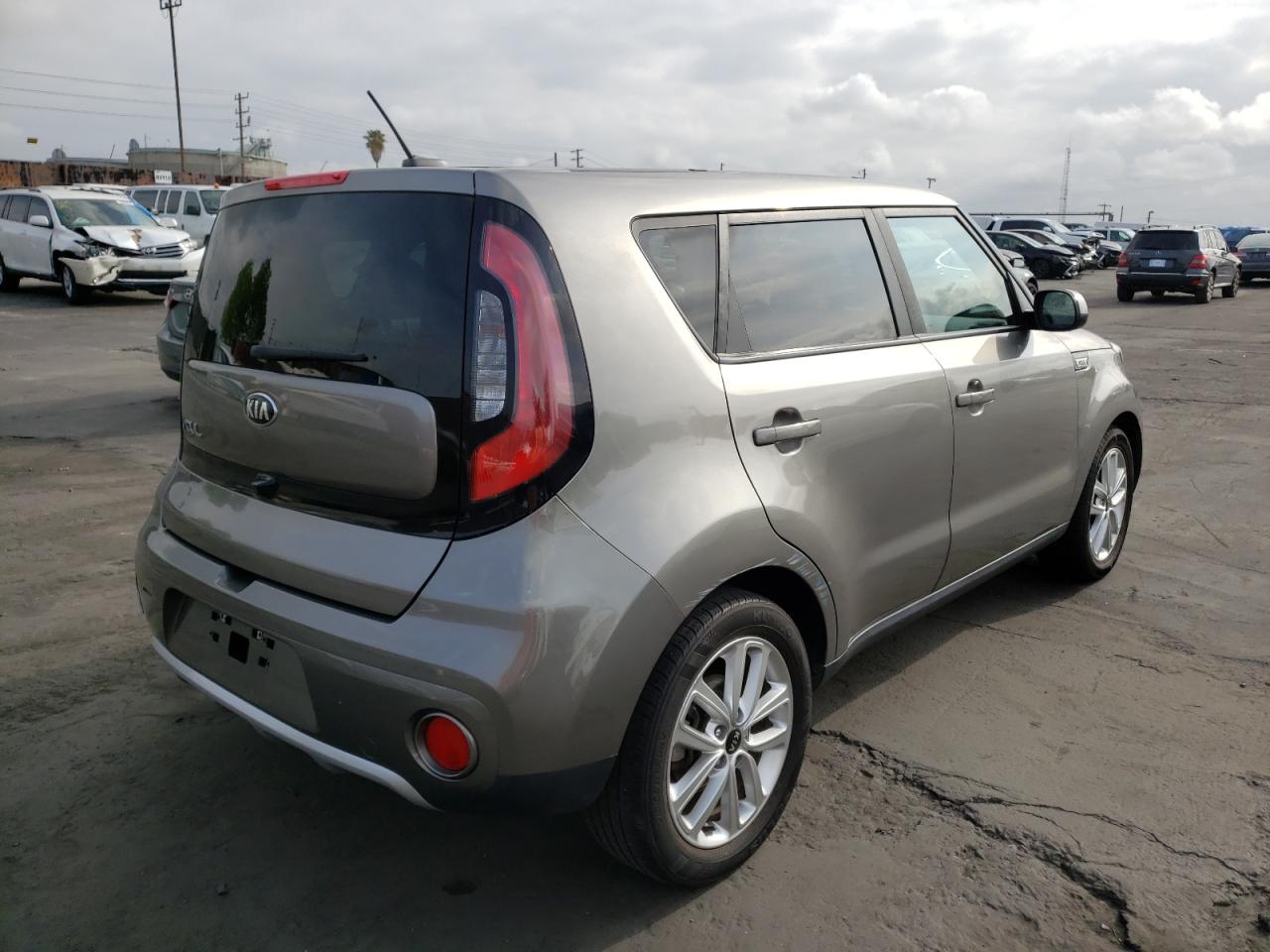Zdjęcie 4 z aukcji – 2018 KIA SOUL + z VIN KNDJP3A52J7578914