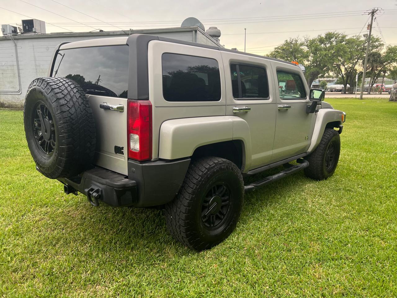 Photo 4 from auction – 2006 HUMMER H3 with VIN 5GTDN136368294361