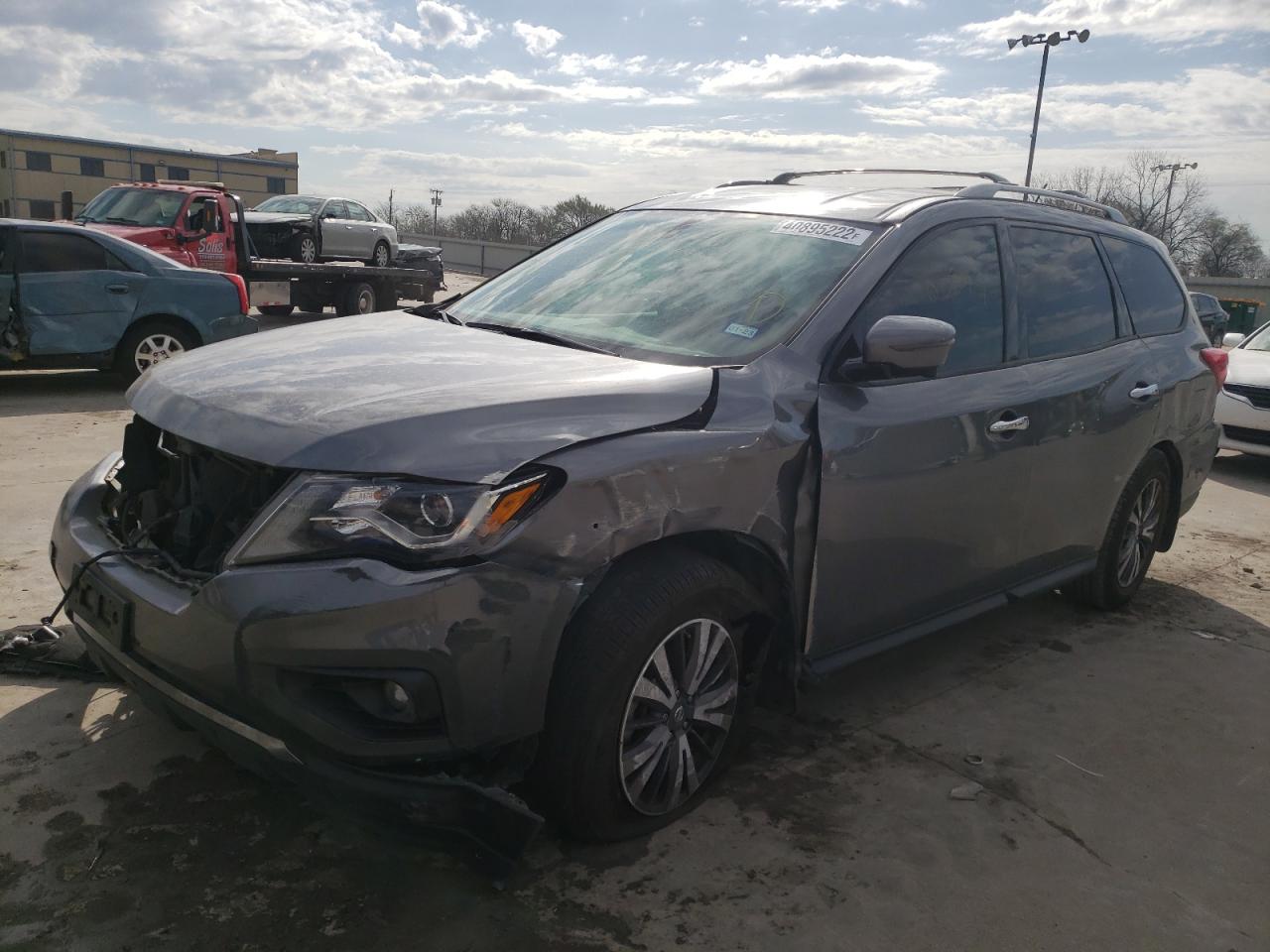 Photo 2 from auction – 2017 NISSAN PATHFINDER with VIN 5N1DR2MN5HC650649